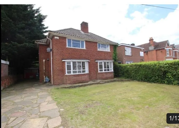 17 Howard Road. Southampton